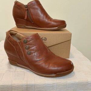 Halsa Devina Dark Brown, Size 8